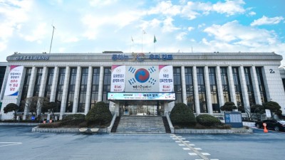 “김포시청에 휘날리는 ‘데니 태극기’를 아시나요?”