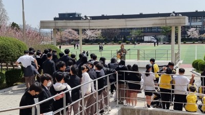 하성중, ‘원하는대로 버스킹’ 음악회 개최