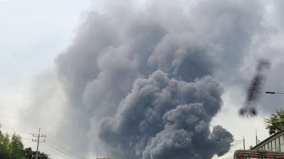 <3보> 옹정리 공장 화재 대응2단계 발령... 소방력 총동원