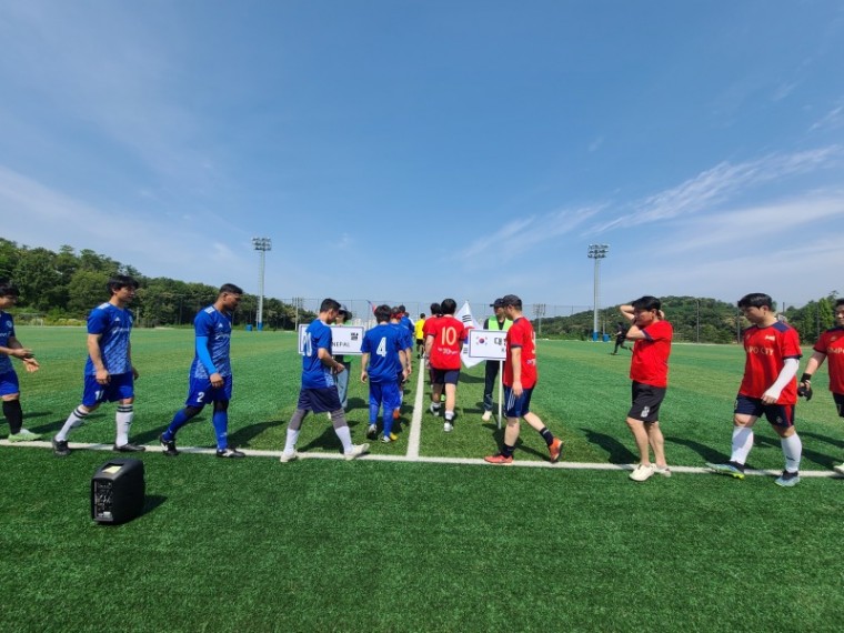 1-2 김포시 축구공으로 펼친 상호문화교류의장.jpg