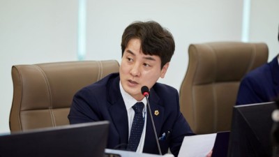 “체육복 입고 등하교... 무상교복 품질 문제 많다”