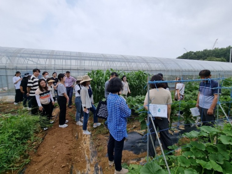 경기도31시군농촌지도사(김포시아열대채소지볕고을농장방문사진)2.jpg