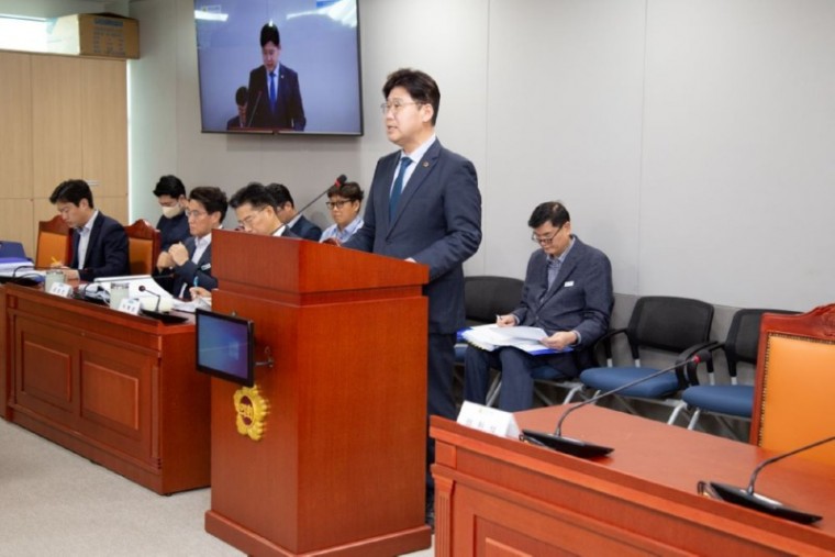 231218 김태형 의원, 경기주택도시공사의 설립 및 운영 조례 개정안 상임위 통과.JPG