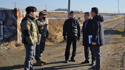 김포시 환경국장, 해강안 경계철책 철거사업 현장행정 실시