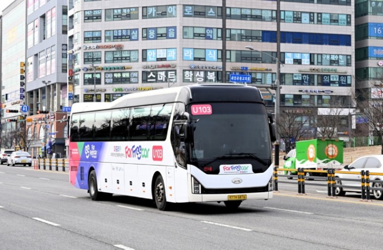 240228 전국 교육청 최초 한정면허 학생통학 순환버스에서 새 학기 운행 시작 사진 3 개통식 (1).jpg