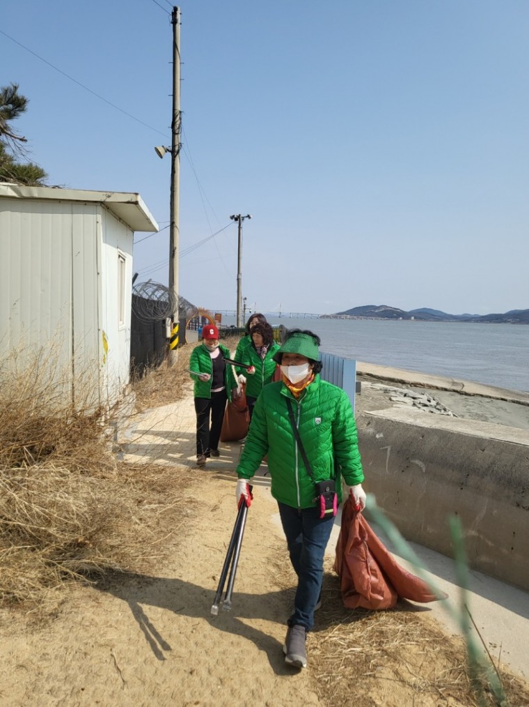 교동면 새마을부녀회 나들길 정화(2).jpeg