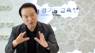 학교 방문 사전 예약 시스템 시범운영, 외부인 무단출입 통제... 민원 상담 챗봇 도입, 단순 민원 전화응대 감소 기대