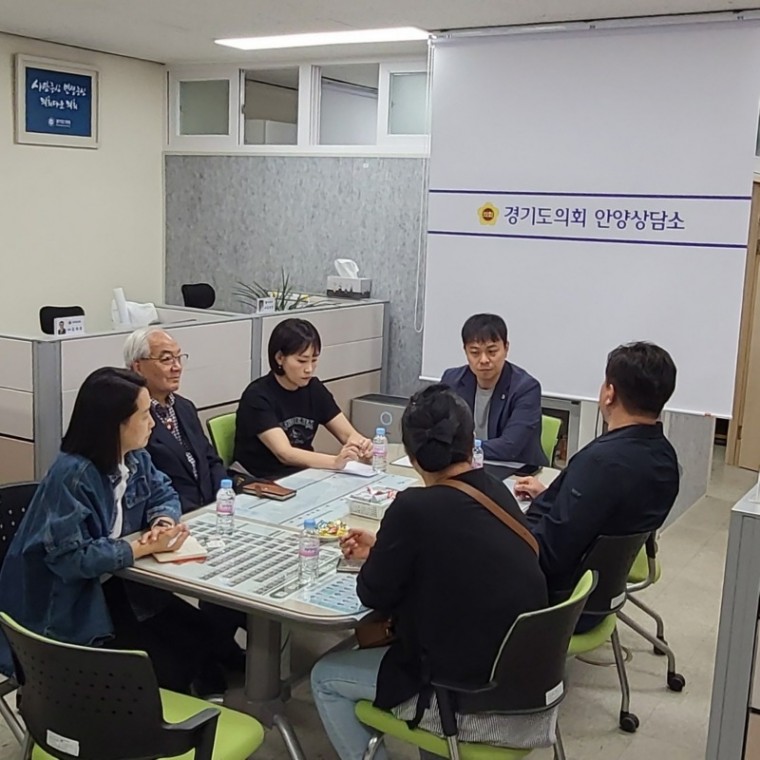 240509 유영일 의원, 호성초.중학교 인근 전기버스충전소 설치반대 관련 정담회 개최 (1).jpeg