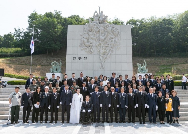 2024.6.7.(보도자료)최성운 의장, 제69회 현충일 추념식에서 순국선열 넋 기려(3).jpg