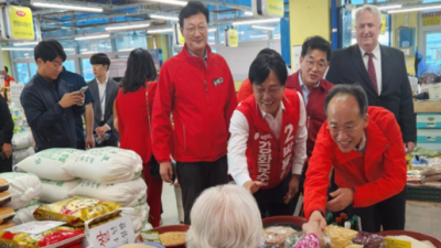 소통 통합 발전... 박용철 강화군수 후보 지도부 출동 출정식 열려