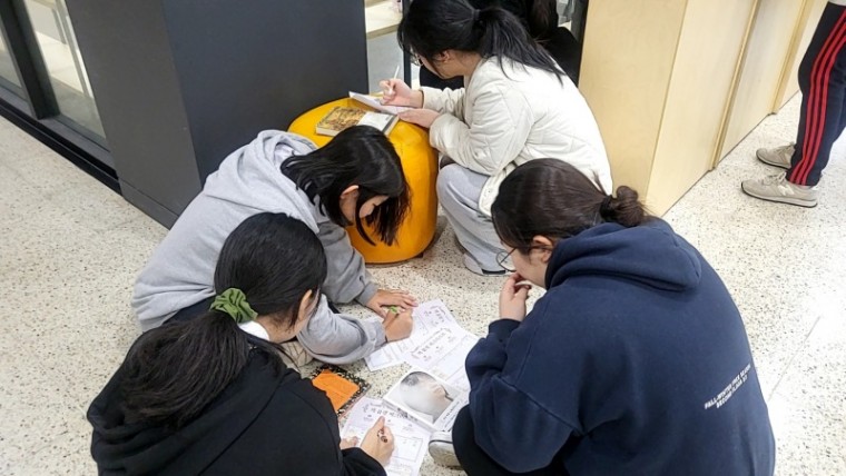 장기고등학교, 독서주간 맞아 노벨문학상 수상 작가 한강 작품 전시 (1).jpg