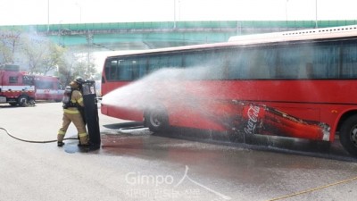 김포소방서, 대형버스 화재진압 대응훈련 실시